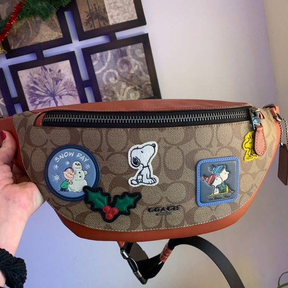 Authentic COACH Leather/Signature coated canvas Peanut Disney beltbag UNISEX - Picture 6 of 13